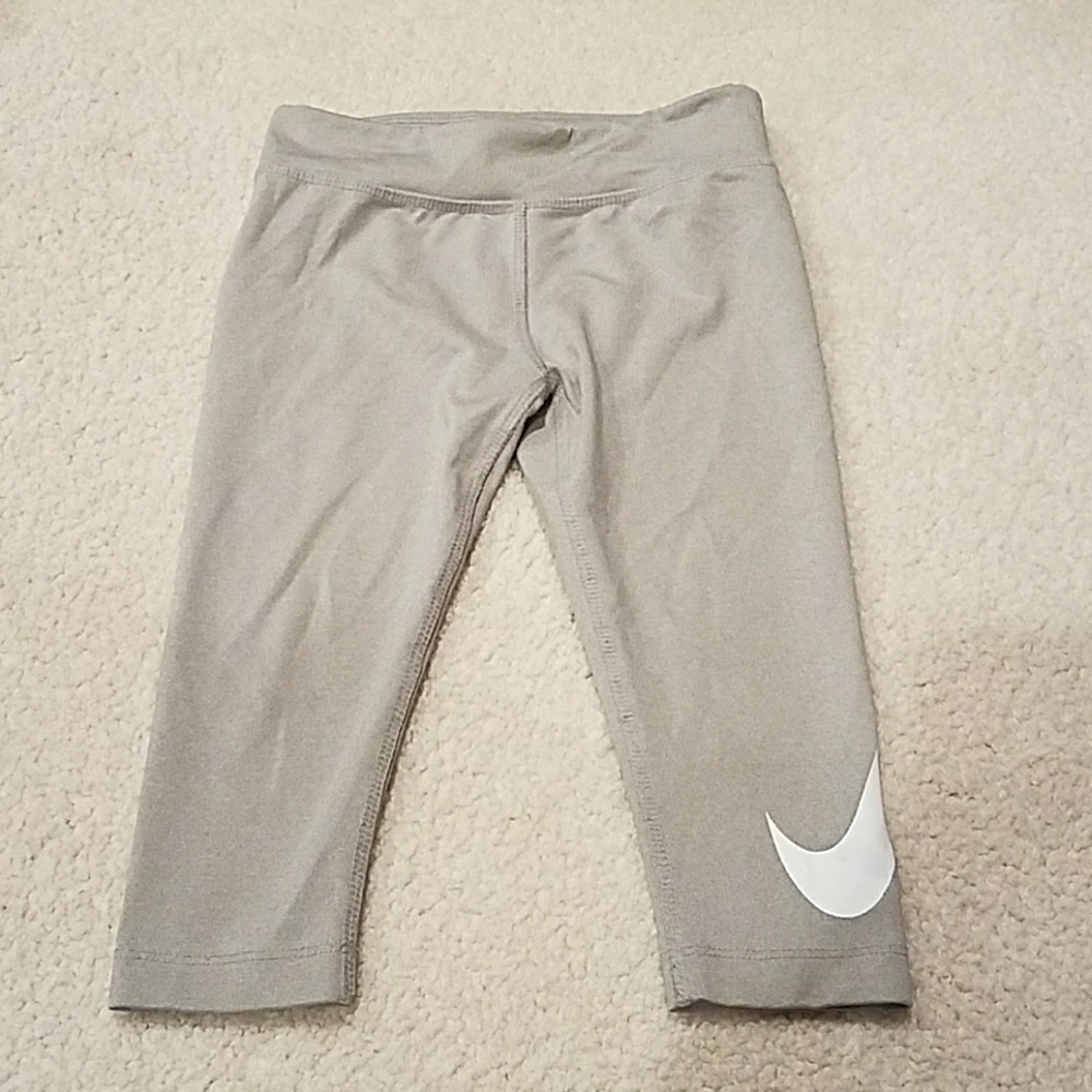 Nike athletic capris